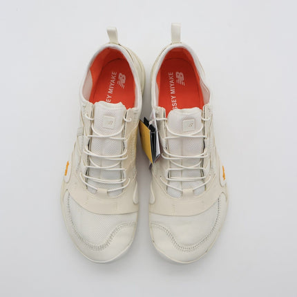 MT10OIM ISSEY MIYAKE New Balance MT10O White (Men's)