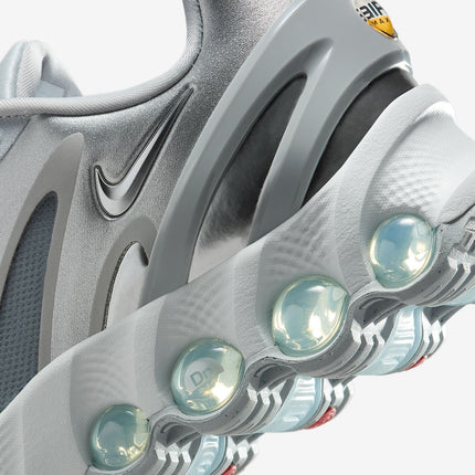HF5509-001 Nike Air Max DN8 Wolf Grey Off White Off White Metallic (Women's)