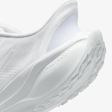 FQ7844-101 Nike Pegasus EasyOn Road Running Shoes (Women's)