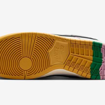 HJ4132-100 CSEF Nike SB Dunk Low Pro QS White and Black (Men's)