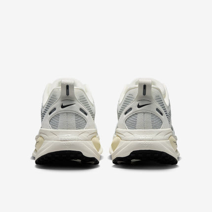 HM6804-101 Nike Vomero 18 Summit White Coconut Milk Coconut Milk Black (Women's)