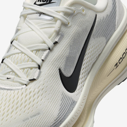 HM6804-101 Nike Vomero 18 Summit White Coconut Milk Coconut Milk Black (Women's)