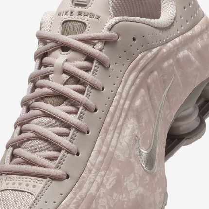 HV0934-001 Nike Shox R4 College Grey Flat Pewter (Women's)