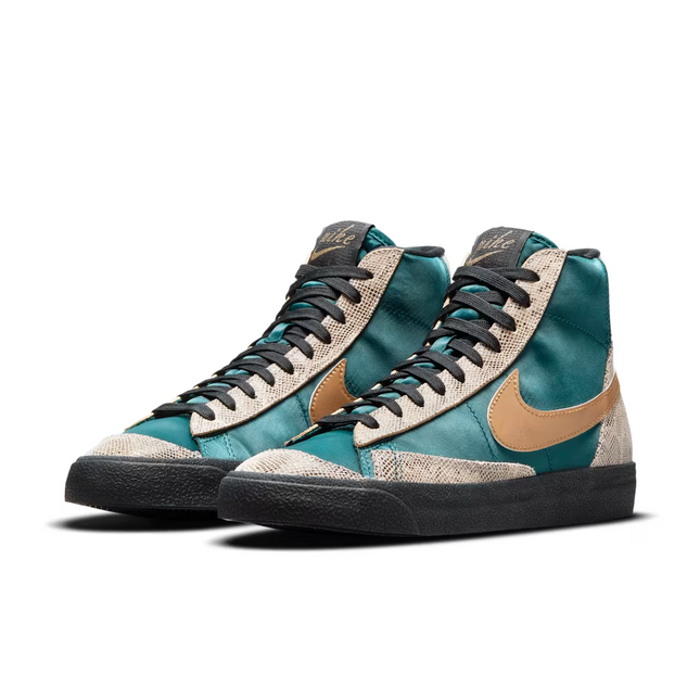 DM6176-393 Nike  Blazer mid Lucha Libre (Women's)