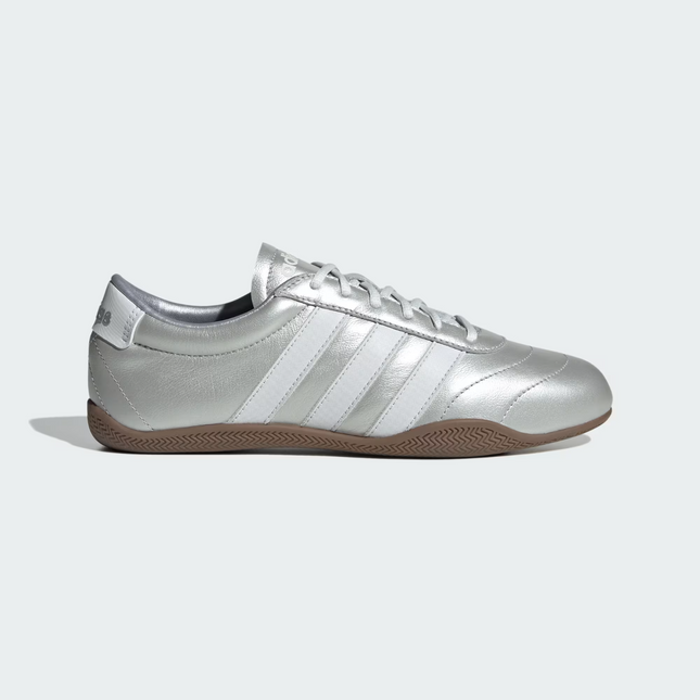 JQ9682 adidas Grand Court Lo Silver Metallic Crystal White Gum (Women's)