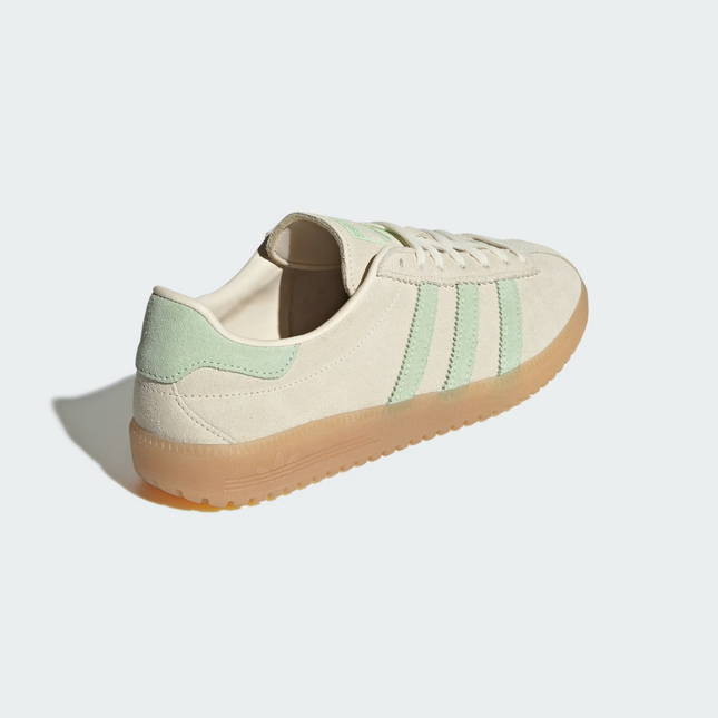 JS3976 adidas Originals Bermuda Cream White Semi Green Spark Gum (Women's)