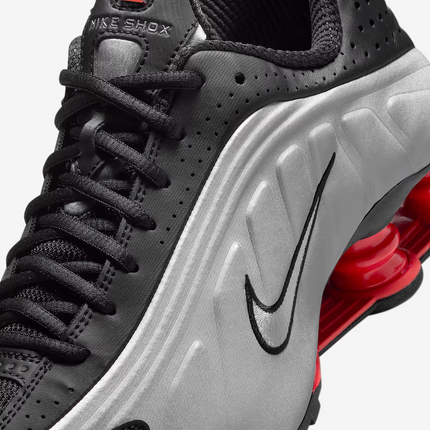AR3565-011 Nike Shox R4 Black Light Crimson Metallic Silver 2025 (Men's)