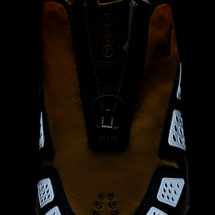 HJ8080-600 Nike Air Max SNDR Sunset (Women's)