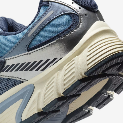 IH3649-006 Nike V5 RNR SE Denim (Men's)