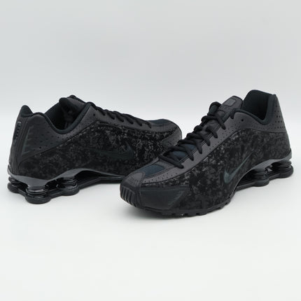 HV0934-002 Nike Women's Shox R4 Black Floral Dark Smoke Grey (Women's)