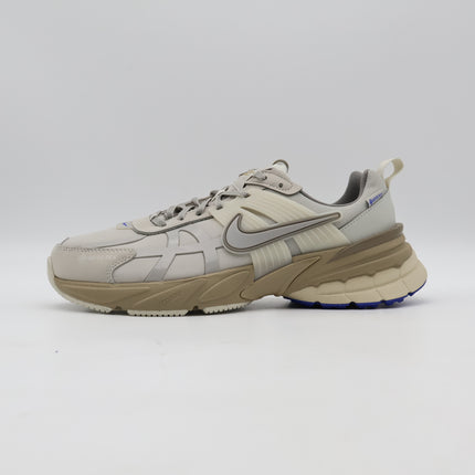 FZ2622-002 Nike V2K Run GORE-TEX Light Iron Stone Light Bone (Women's)